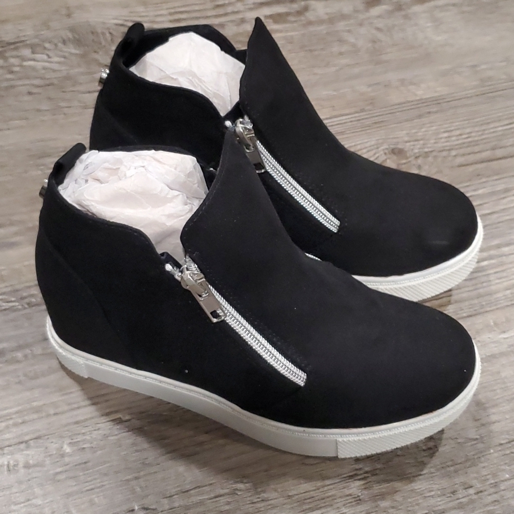 Adorable & Stylish Heeled Sneakers Size 3